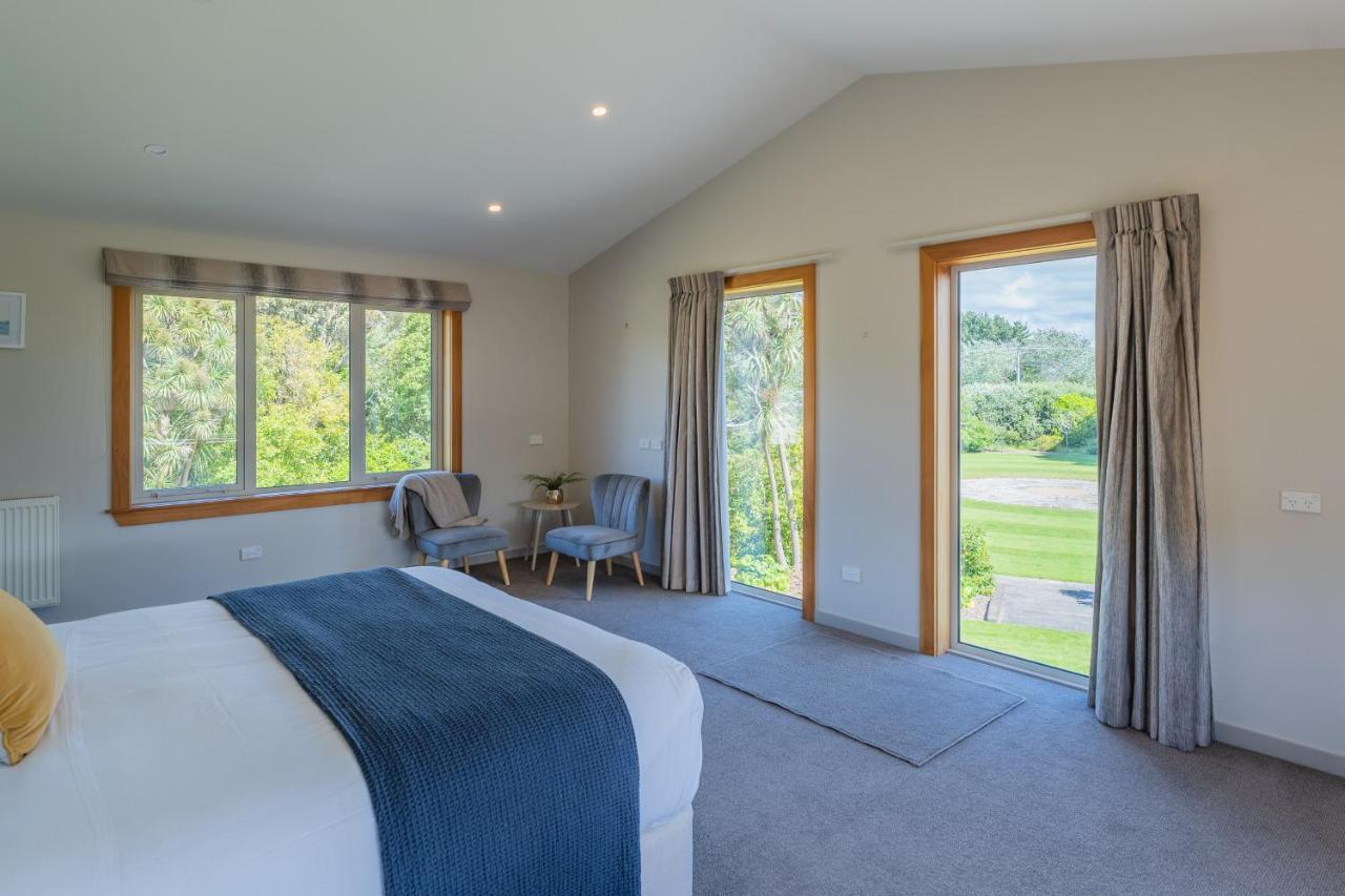 Anam Cara Gardens Luxury Villa Private Bedrooms And Ensuite Bathrooms Sleeps 9 Otaki Eksteriør billede