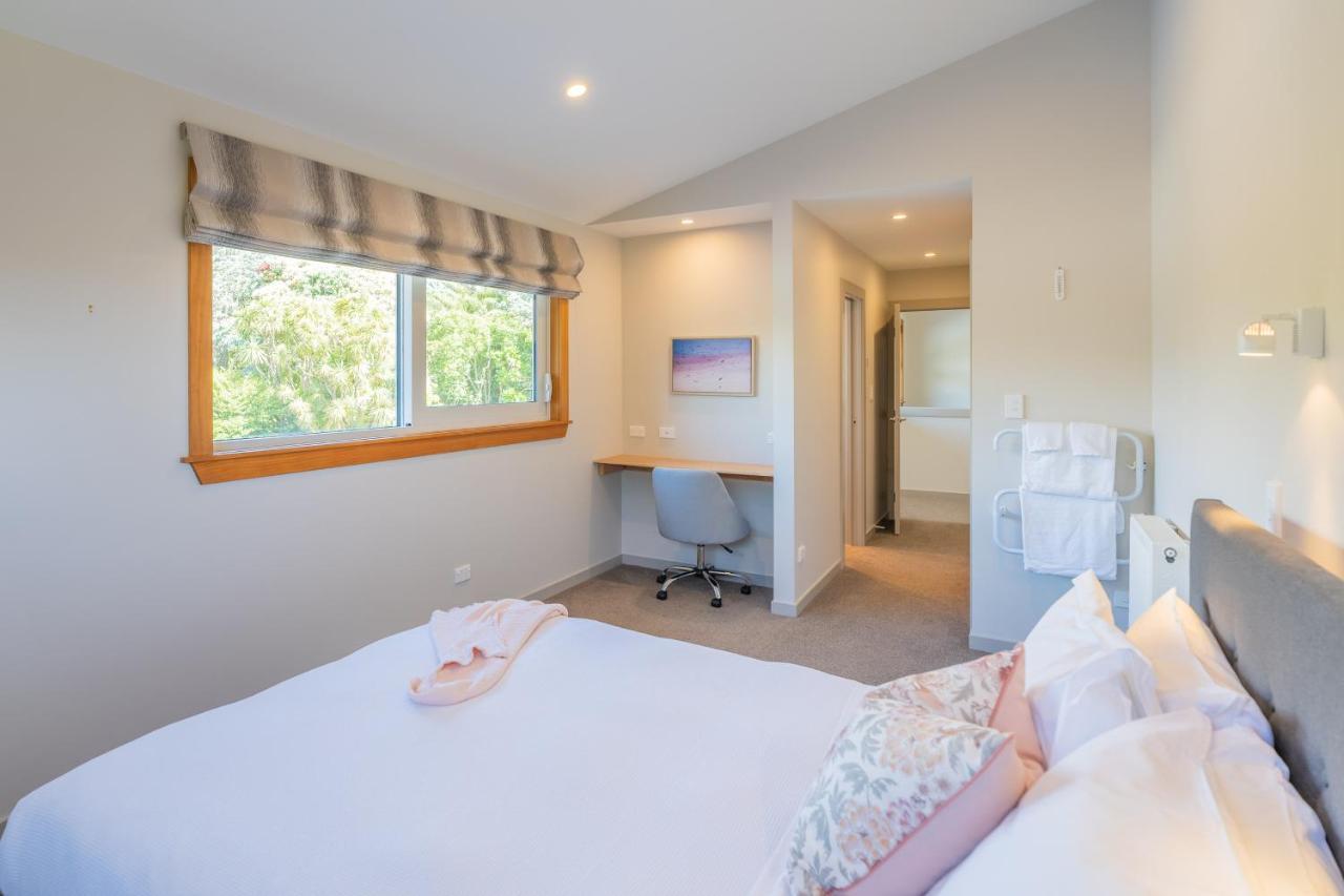 Anam Cara Gardens Luxury Villa Private Bedrooms And Ensuite Bathrooms Sleeps 9 Otaki Eksteriør billede