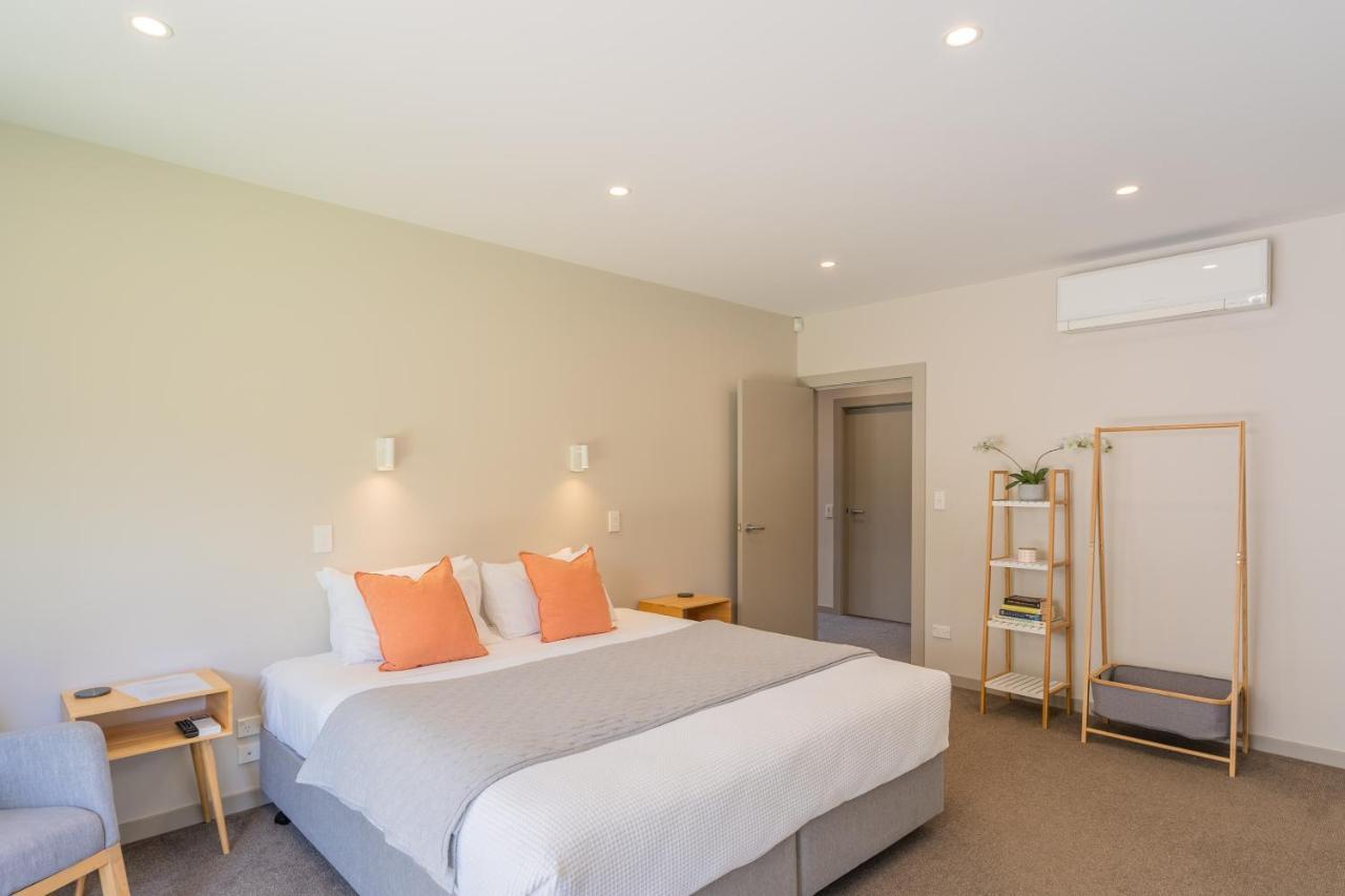 Anam Cara Gardens Luxury Villa Private Bedrooms And Ensuite Bathrooms Sleeps 9 Otaki Eksteriør billede