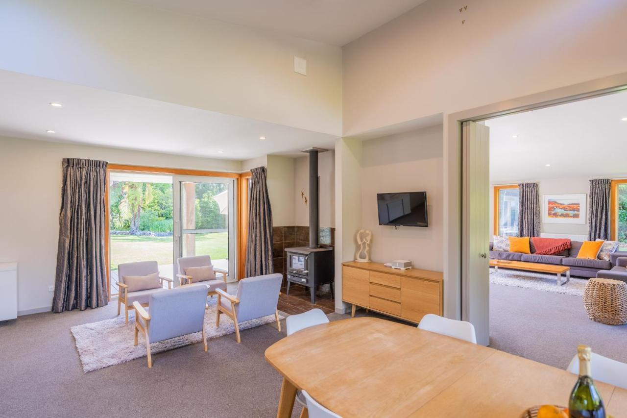 Anam Cara Gardens Luxury Villa Private Bedrooms And Ensuite Bathrooms Sleeps 9 Otaki Eksteriør billede