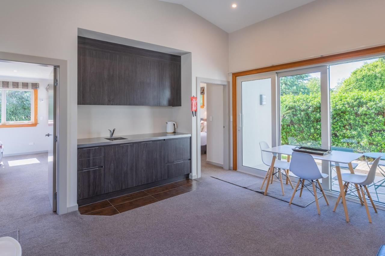 Anam Cara Gardens Luxury Villa Private Bedrooms And Ensuite Bathrooms Sleeps 9 Otaki Eksteriør billede