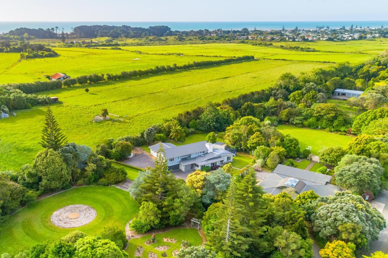 Anam Cara Gardens Luxury Villa Private Bedrooms And Ensuite Bathrooms Sleeps 9 Otaki Eksteriør billede