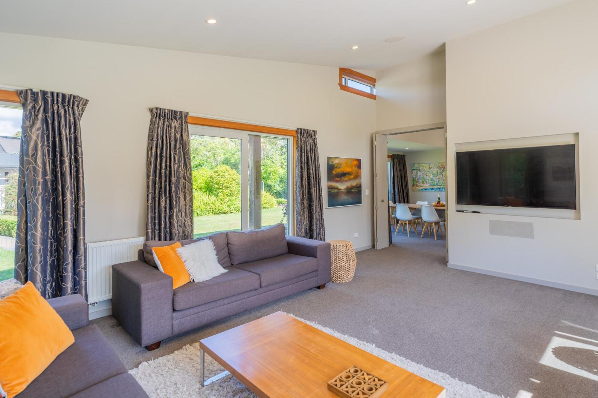 Anam Cara Gardens Luxury Villa Private Bedrooms And Ensuite Bathrooms Sleeps 9 Otaki Eksteriør billede