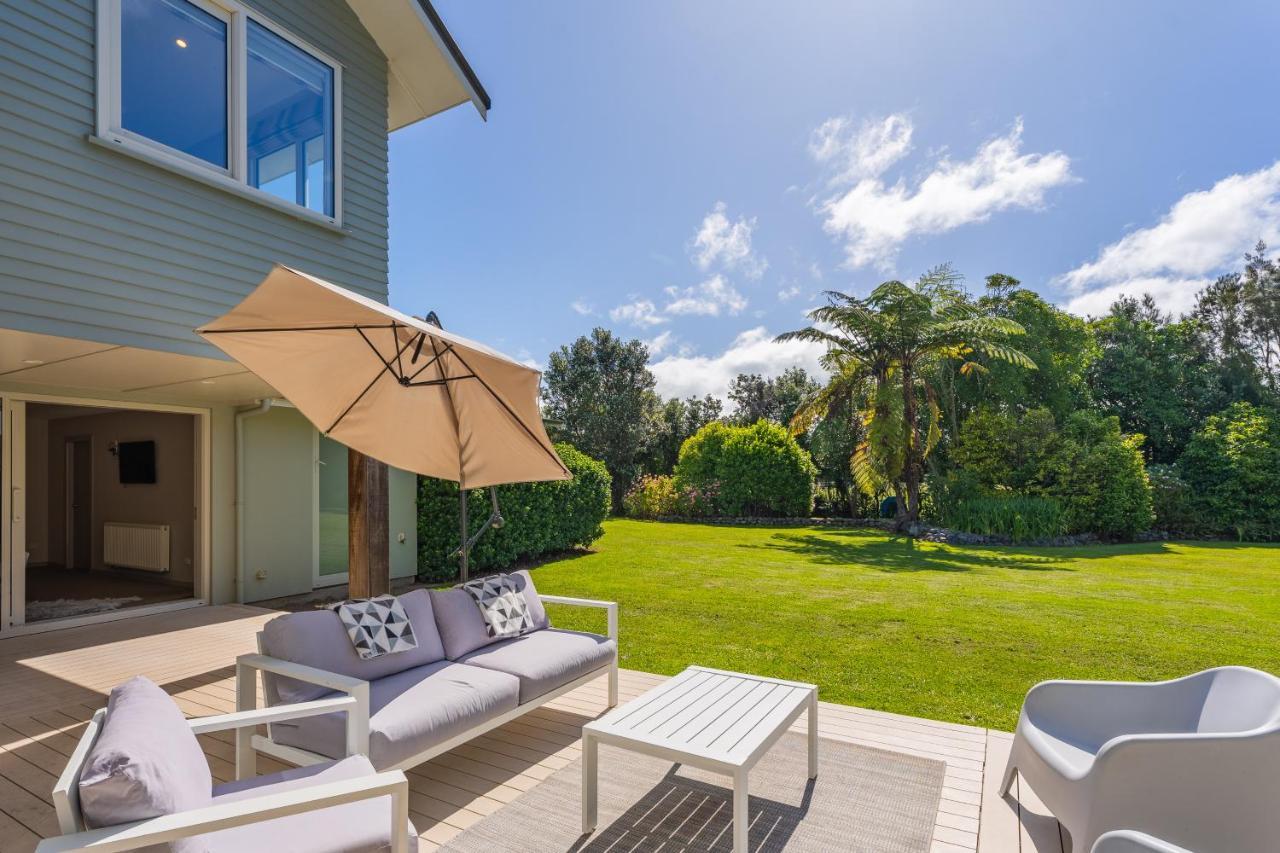 Anam Cara Gardens Luxury Villa Private Bedrooms And Ensuite Bathrooms Sleeps 9 Otaki Eksteriør billede